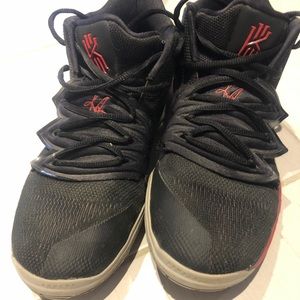 Kyrie 5s shoes (Nike)